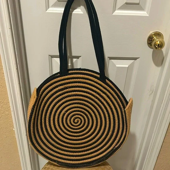 Round bag from universal thread, EUC - Picture 1 of 6